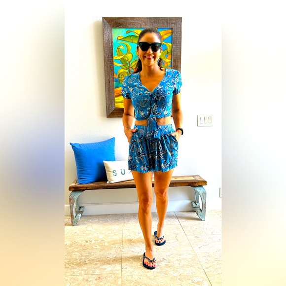 Angie Tropical Ocean Themed Print Top and Shorts Set - Picture 1 of 10